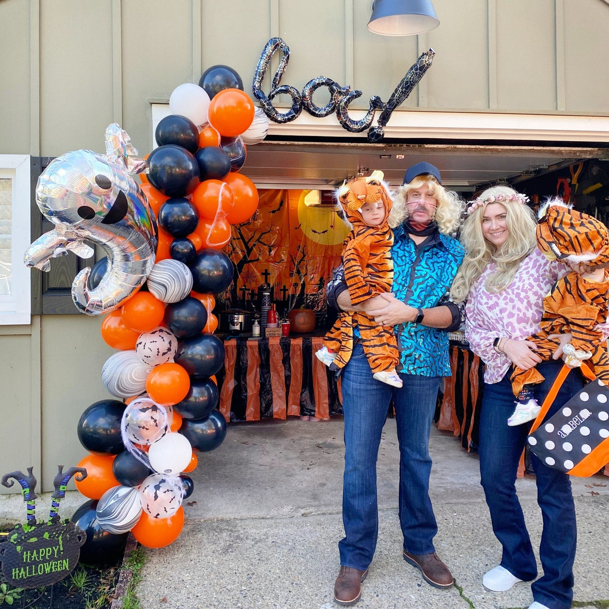 Halloween Balloon Garland Kit — Black & Orange — product image 2